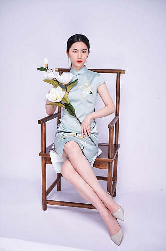 中式旗袍鲜花商业人物摄影图片照片