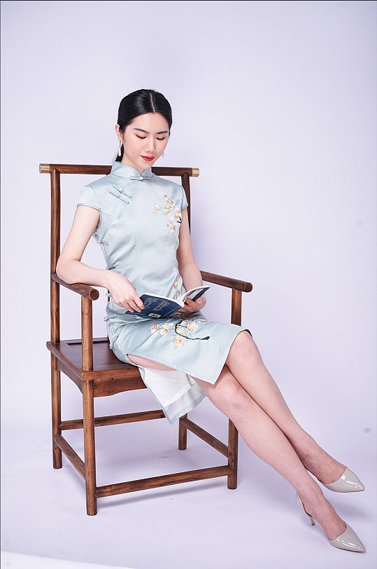 站姿商业摄影图片照片创意国潮旗袍端正坐姿商业摄影图片照片中式淡雅