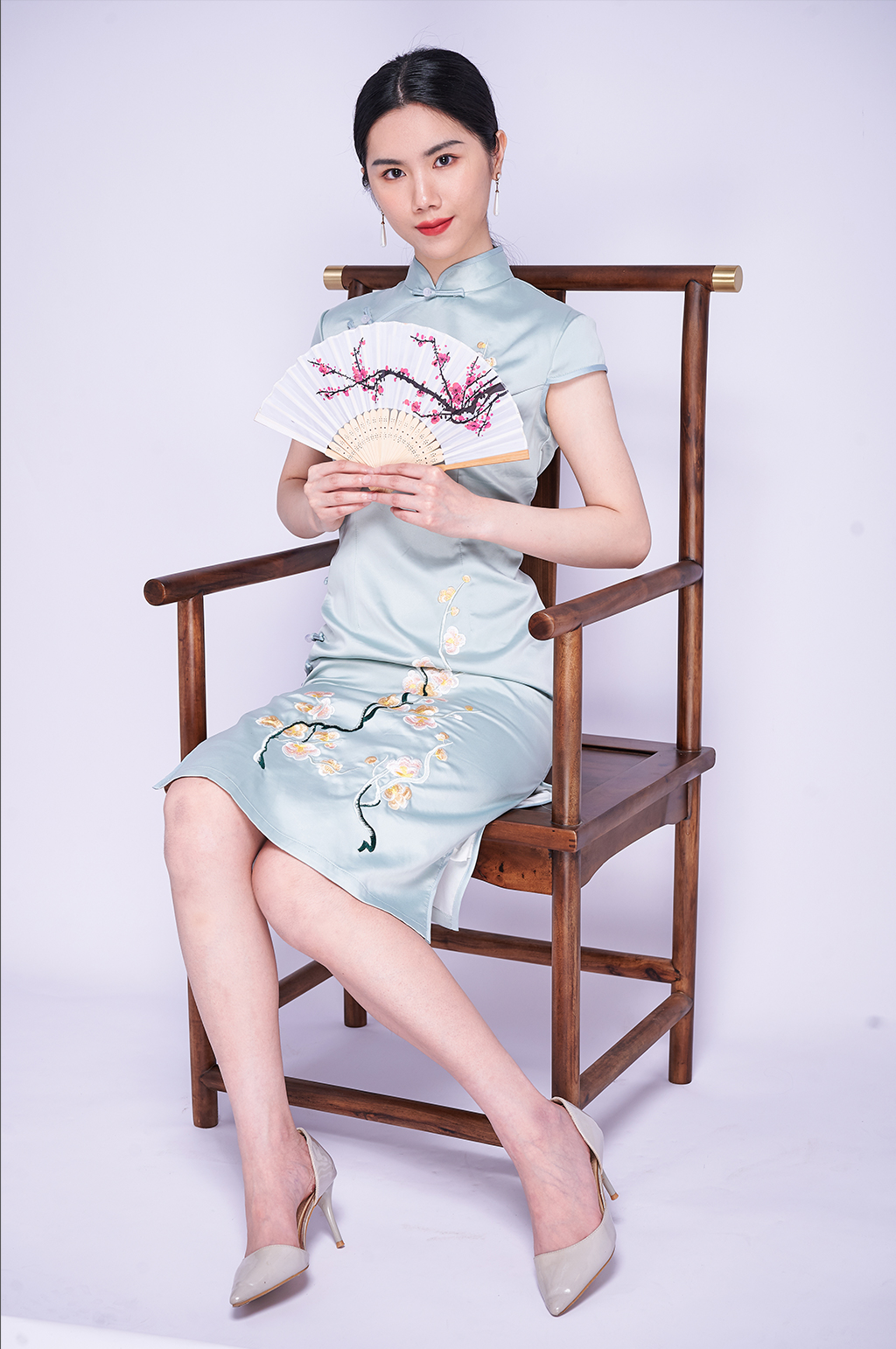 古典儒雅旗袍女性商业摄影图片照片素材