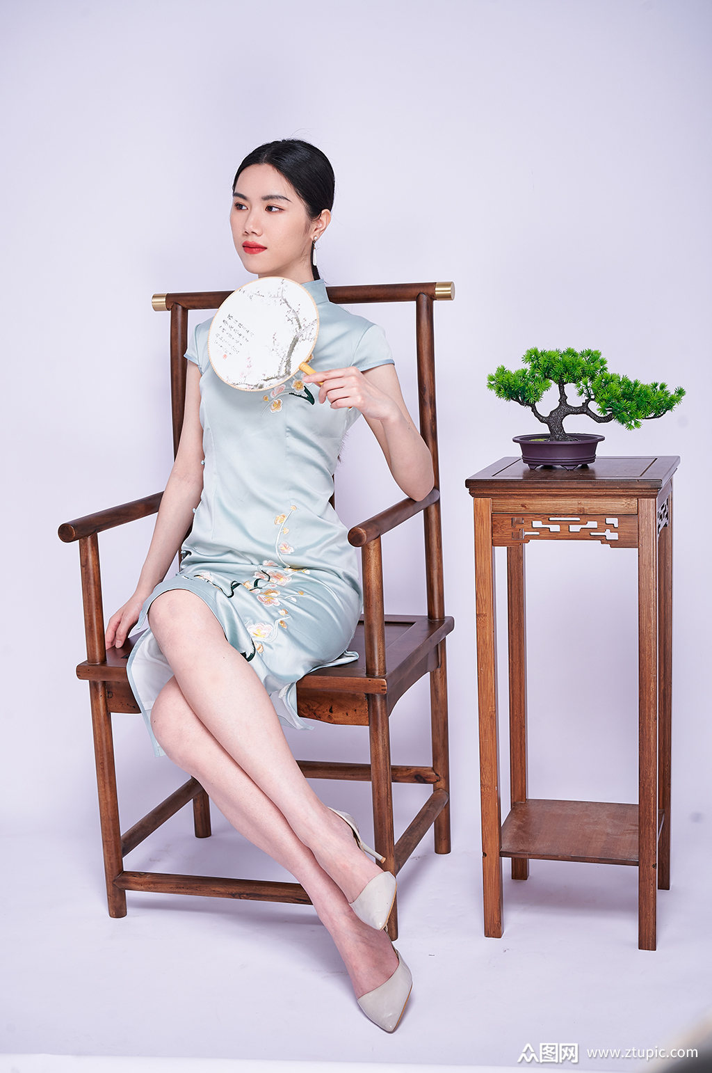 端庄气质旗袍美女国潮创意商业摄影图片照片模板下载-编号4662041