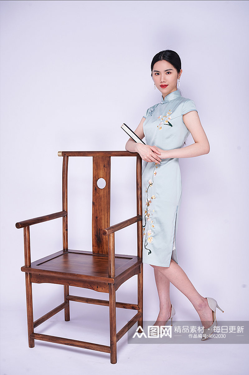 中式端庄大气旗袍女性国潮创意商业摄影图片素材