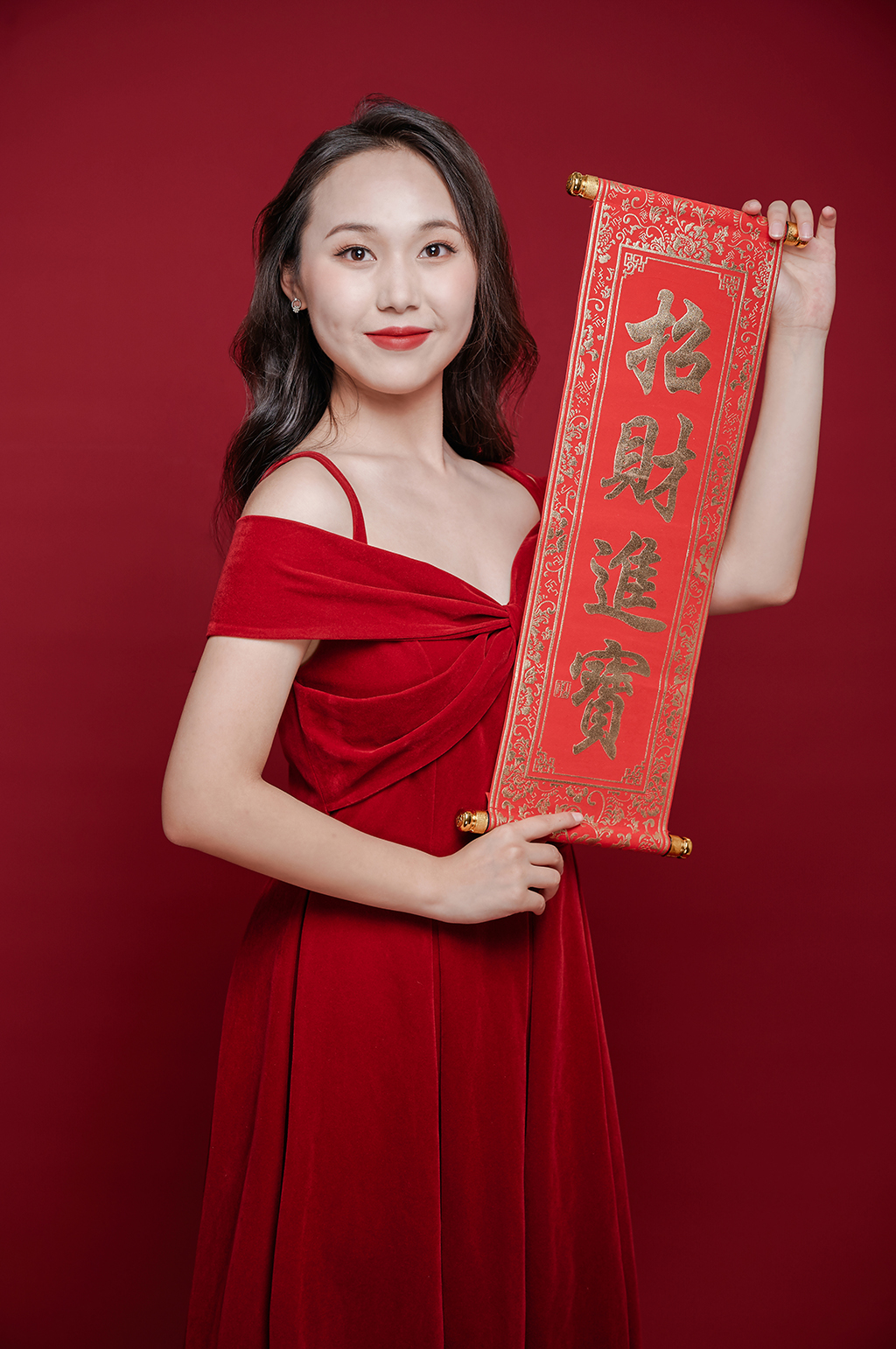 招财进宝新年女性购物精修人物摄影图片网络素材