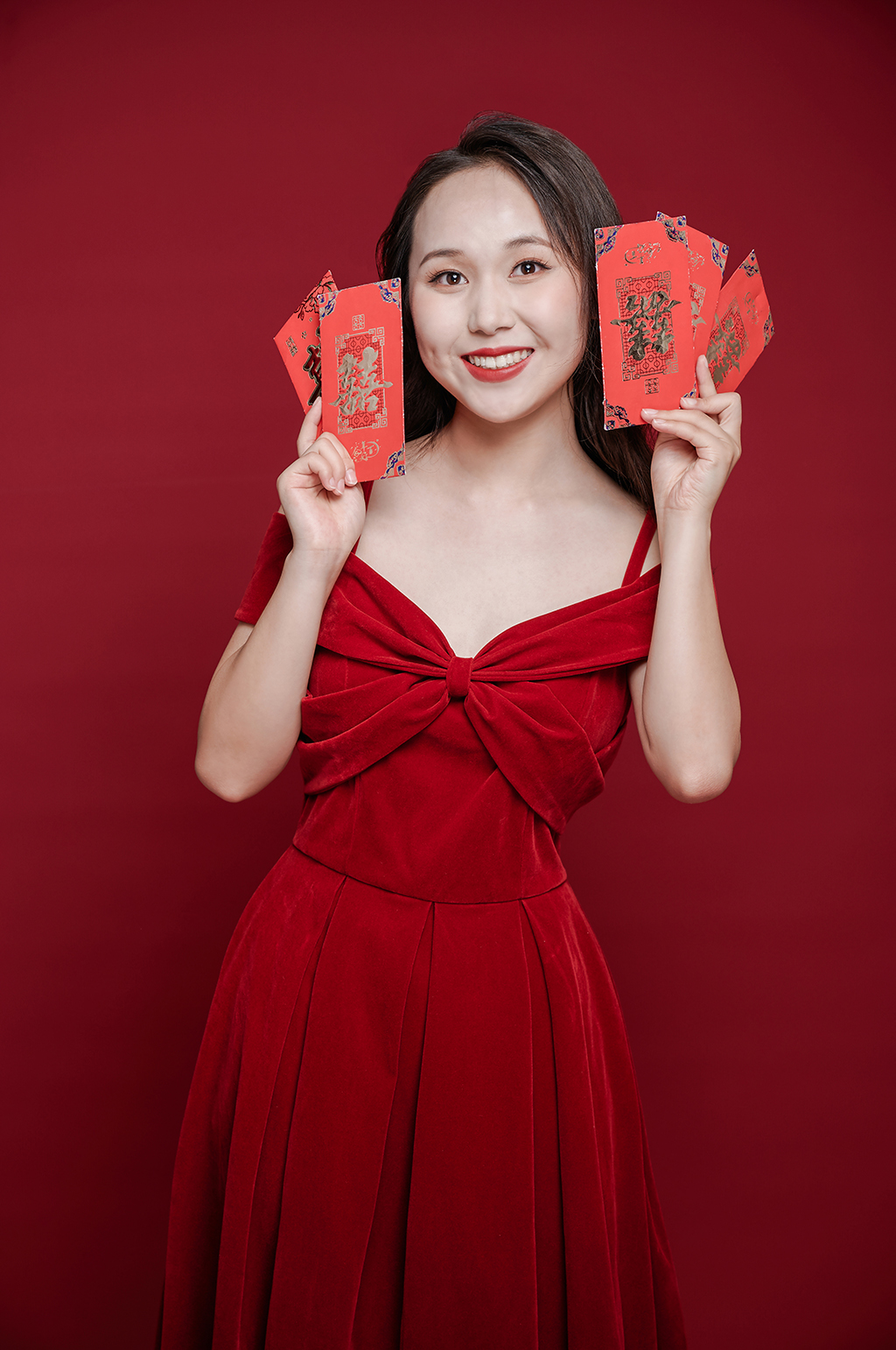 新年怪好看红包女性购物精修人物摄影网络素材