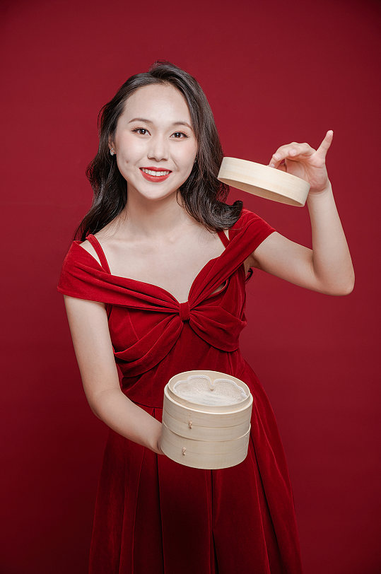 新春年夜饭传统美食购物女性精修人物摄影图片