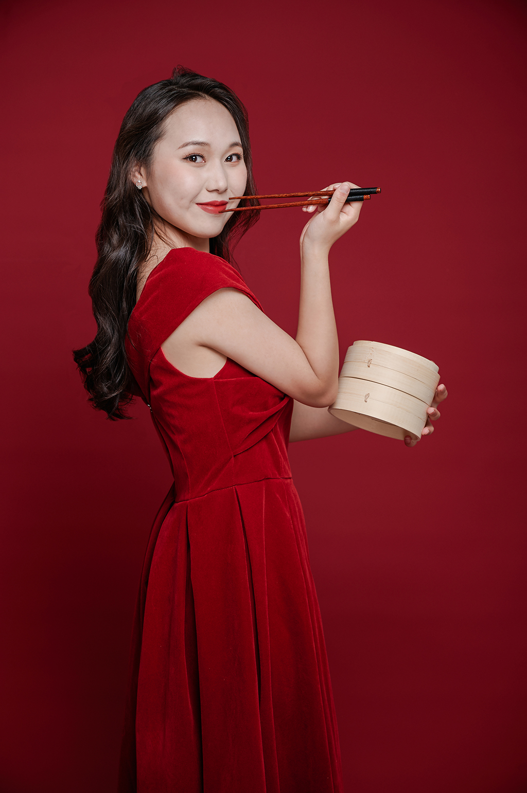 年夜饭美食女性新年购物精修人物摄影图片素材