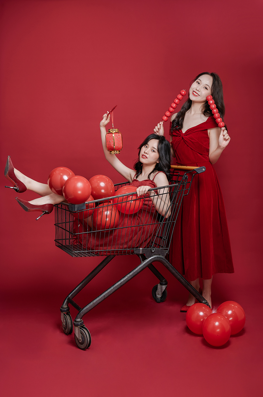 新年糖葫购物车年货精修女生人物摄影图片素材