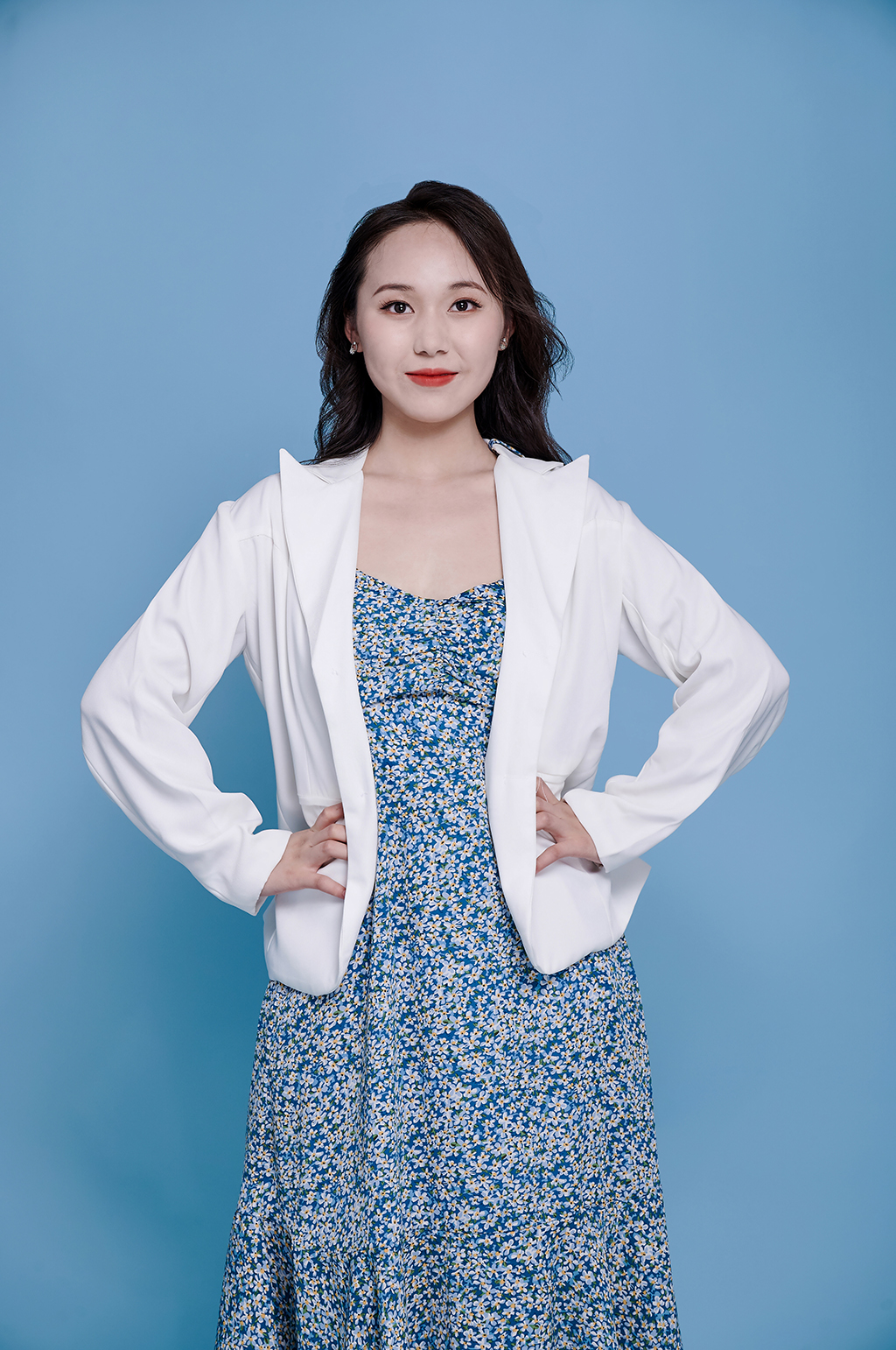商务职业教师女性导师商务人物购物精修人物摄影图素材