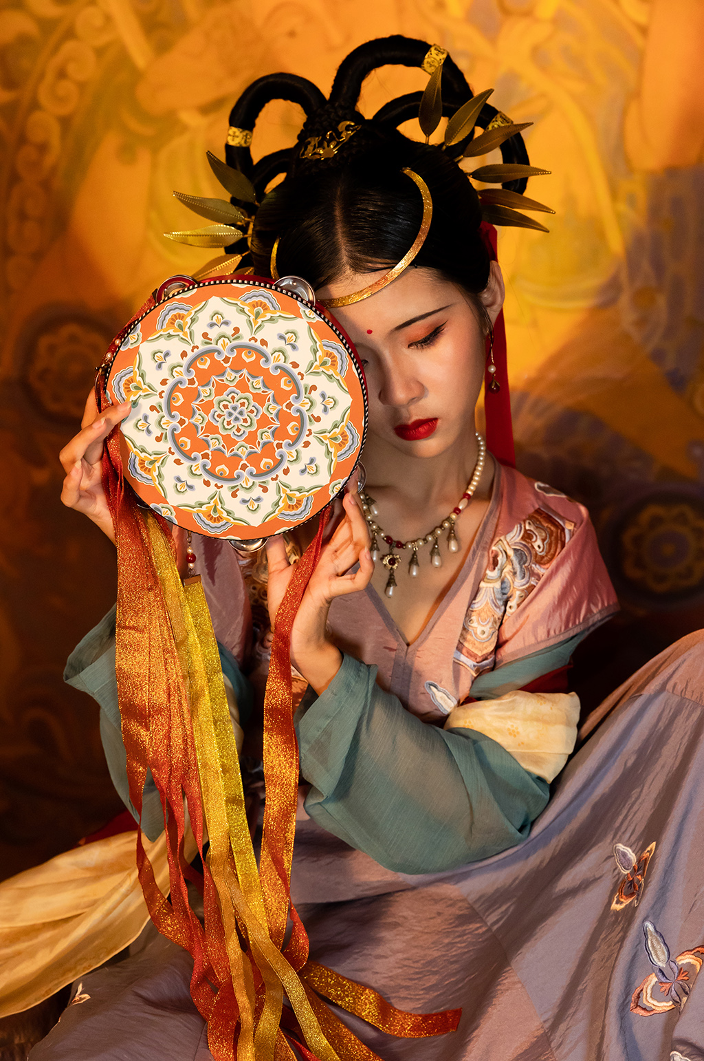 敦煌汉服飞天仙女手鼓奏乐人物摄影精修图片素材