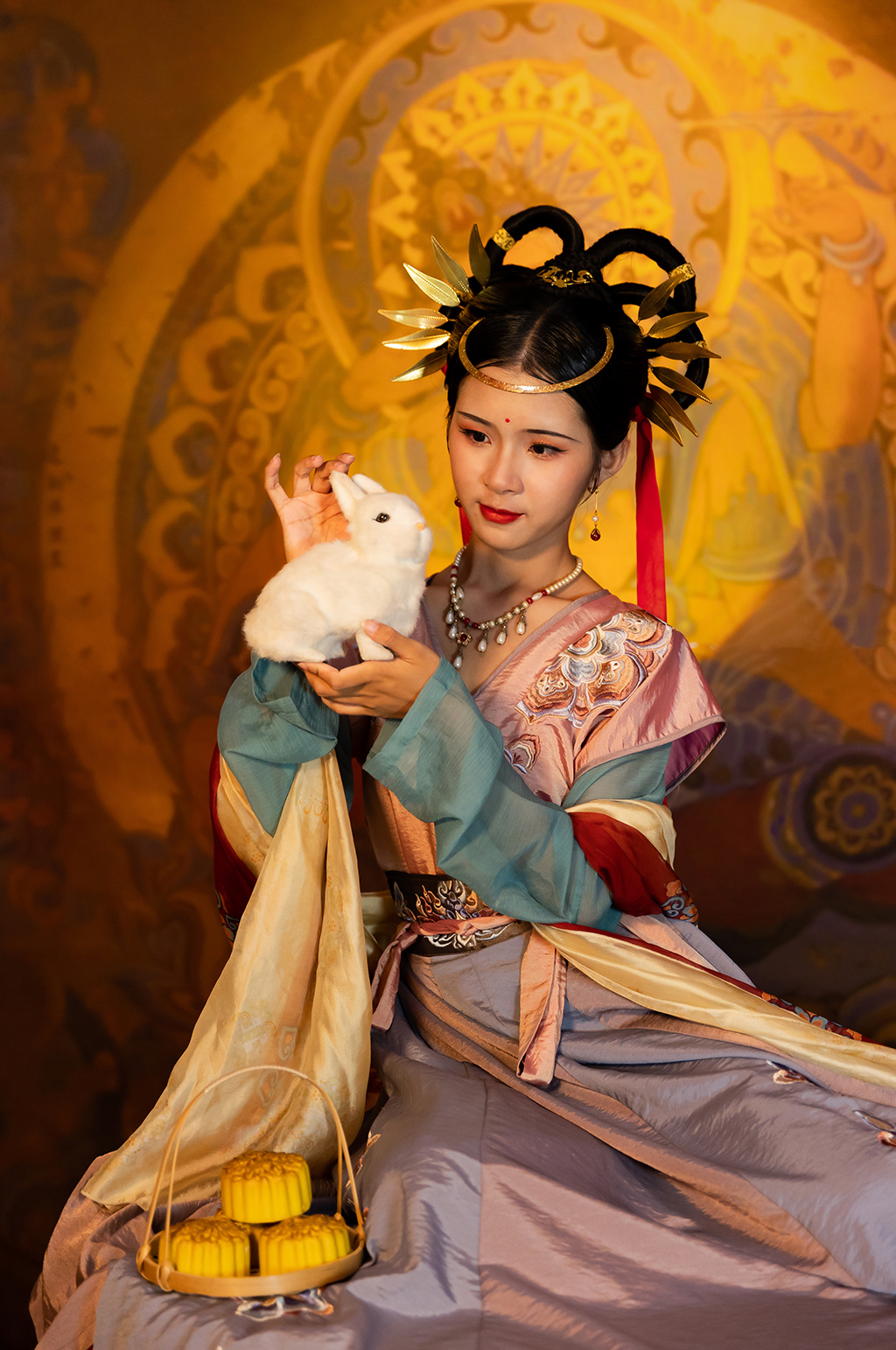 国风敦煌嫦娥飞天仙女玉兔人物摄影精修图片素材