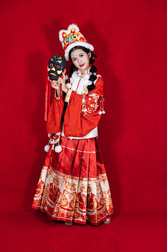 红色新年汉服女性面具人物摄影精修图片