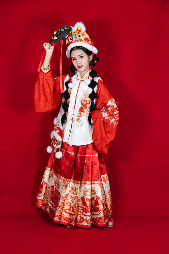 红色新年汉服女性面具人物摄影精修图片