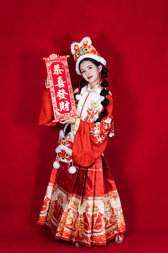 红色新年汉服女生恭喜发财人物摄影精修图片