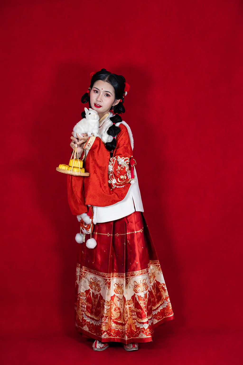 喜庆新年汉服中秋月饼玉兔人物摄影精修图素材