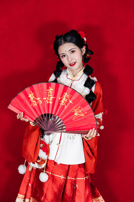 新年汉服女生拜年折扇人物png摄影图