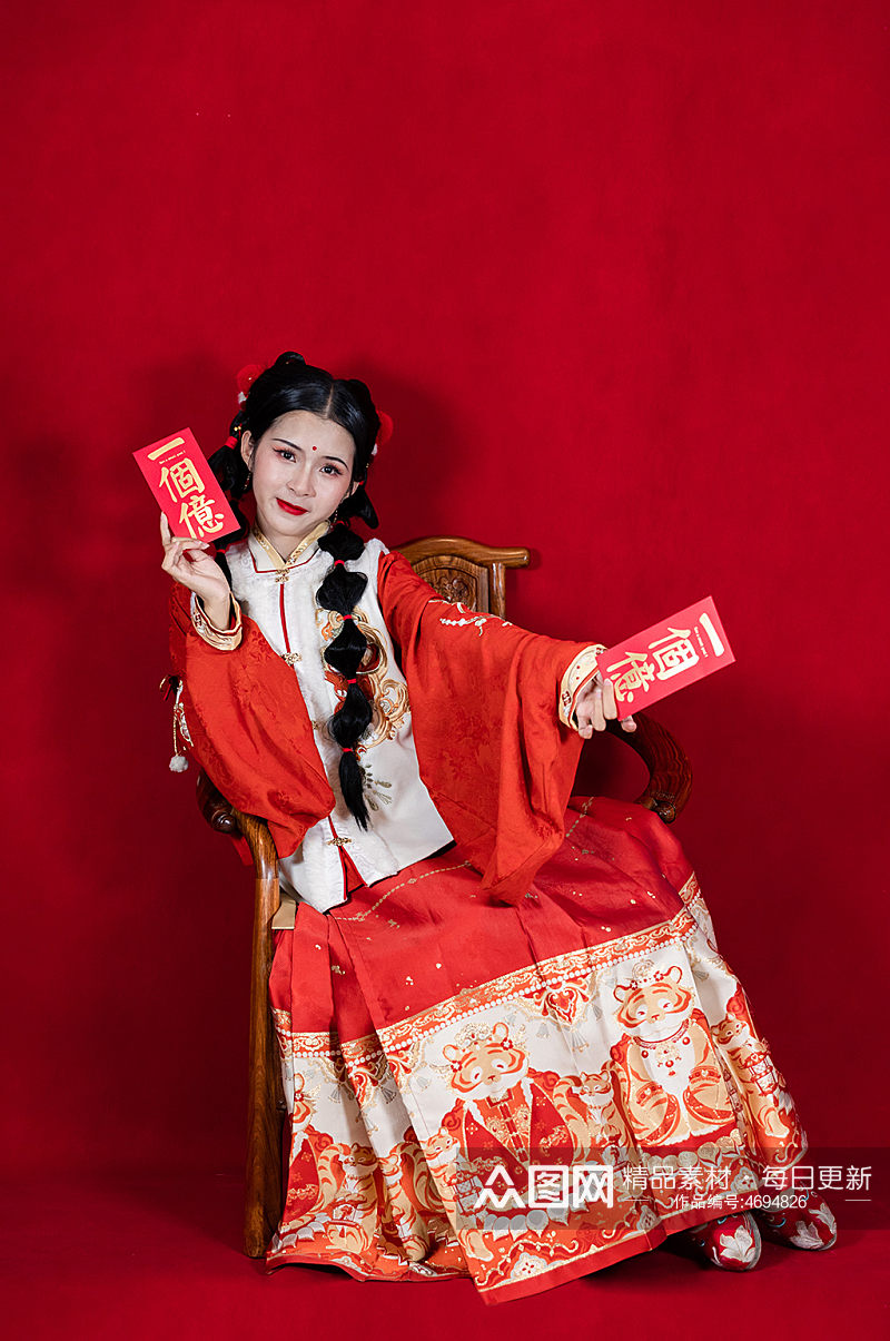 中式新年汉服女生红包坐姿人物PNG摄影图素材