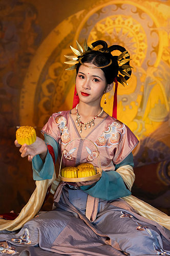 敦煌嫦娥飞天月饼中秋节汉服女性人物摄影图