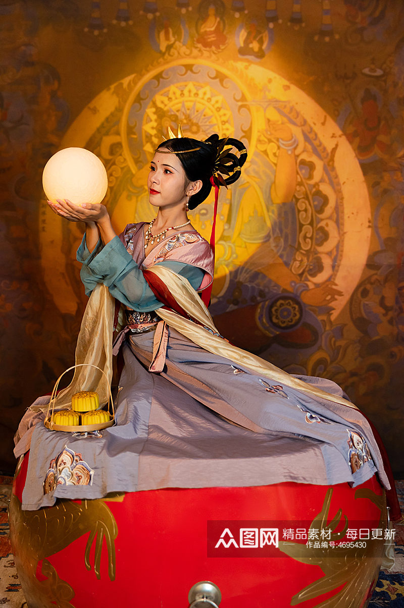 敦煌嫦娥赏月月饼中秋节汉服人物摄影图片素材