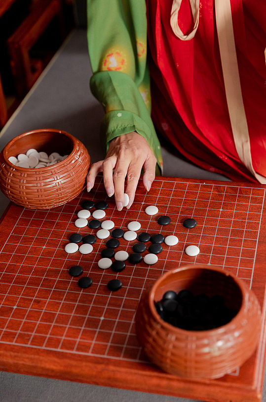 高清唐制古装汉服女性围棋文化人物摄影图