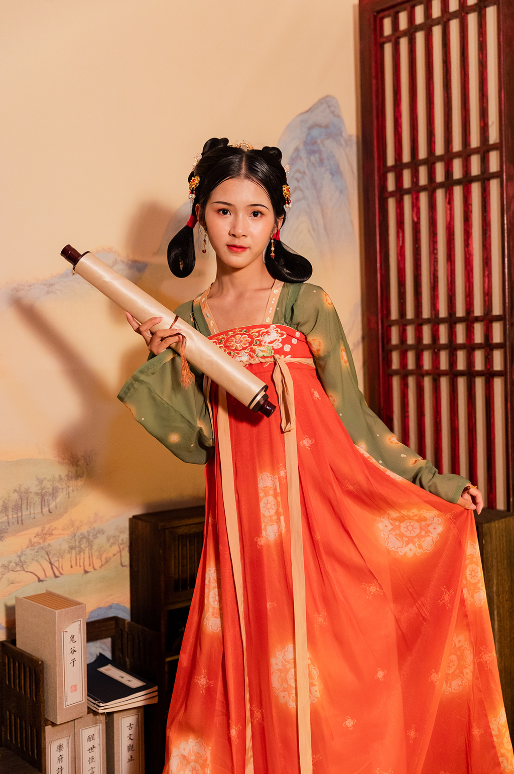 俏皮古装唐制汉服女性卷轴站姿人物摄影图素材