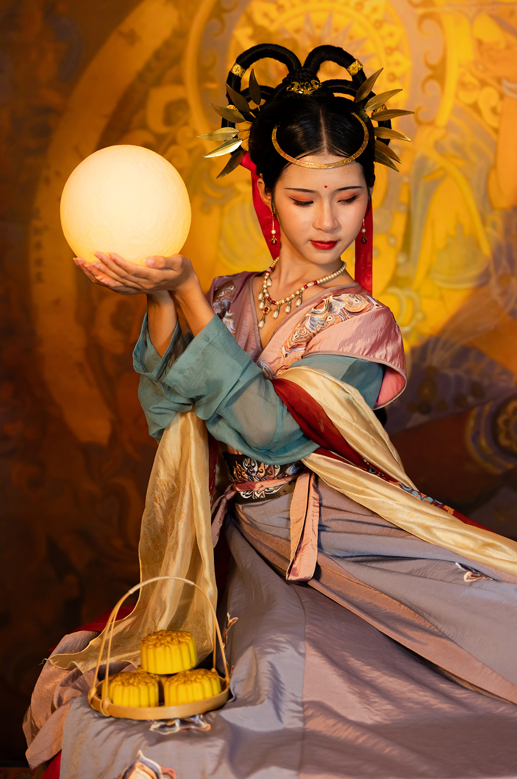 高清嫦娥赏月月饼中秋节汉服人物摄影图片素材