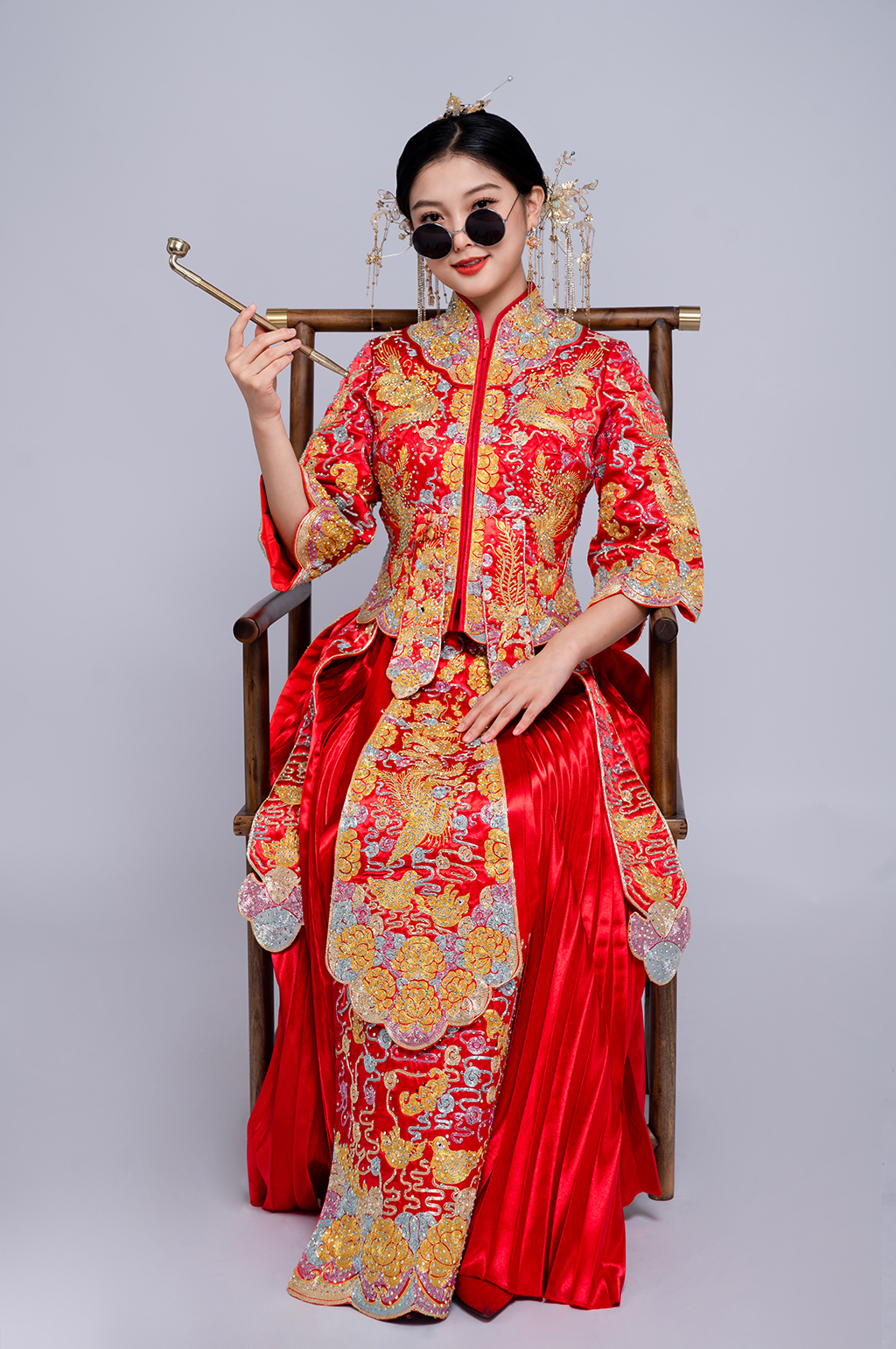 国潮秀禾服婚纱照新娘女性人物精修摄影图素材