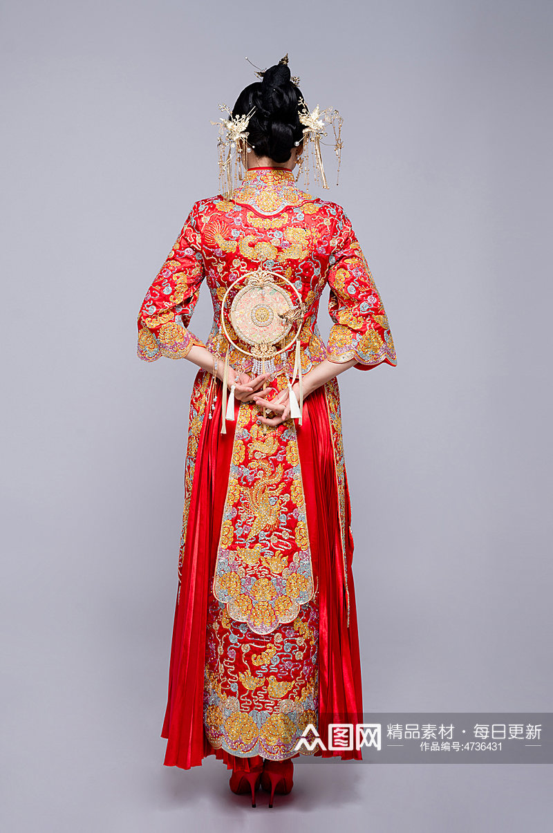 秀禾服蒲扇中式婚纱照人物精修摄影图素材