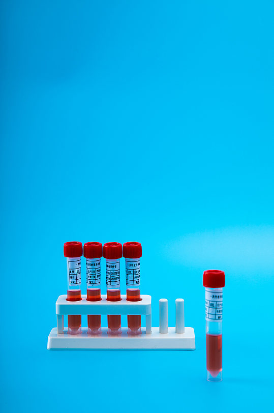 蓝色核酸检测试管西医防护物品摄影图片