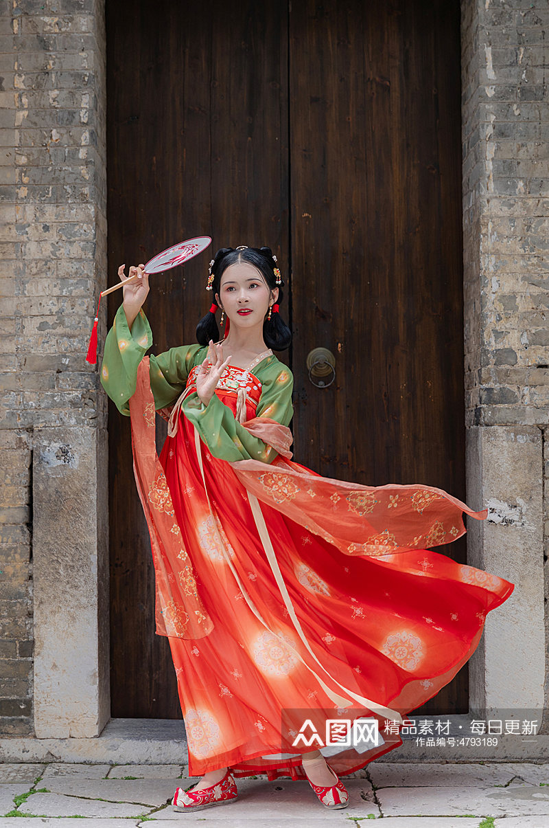 中式刺绣蒲扇唐制汉服人物摄影精修图片素材