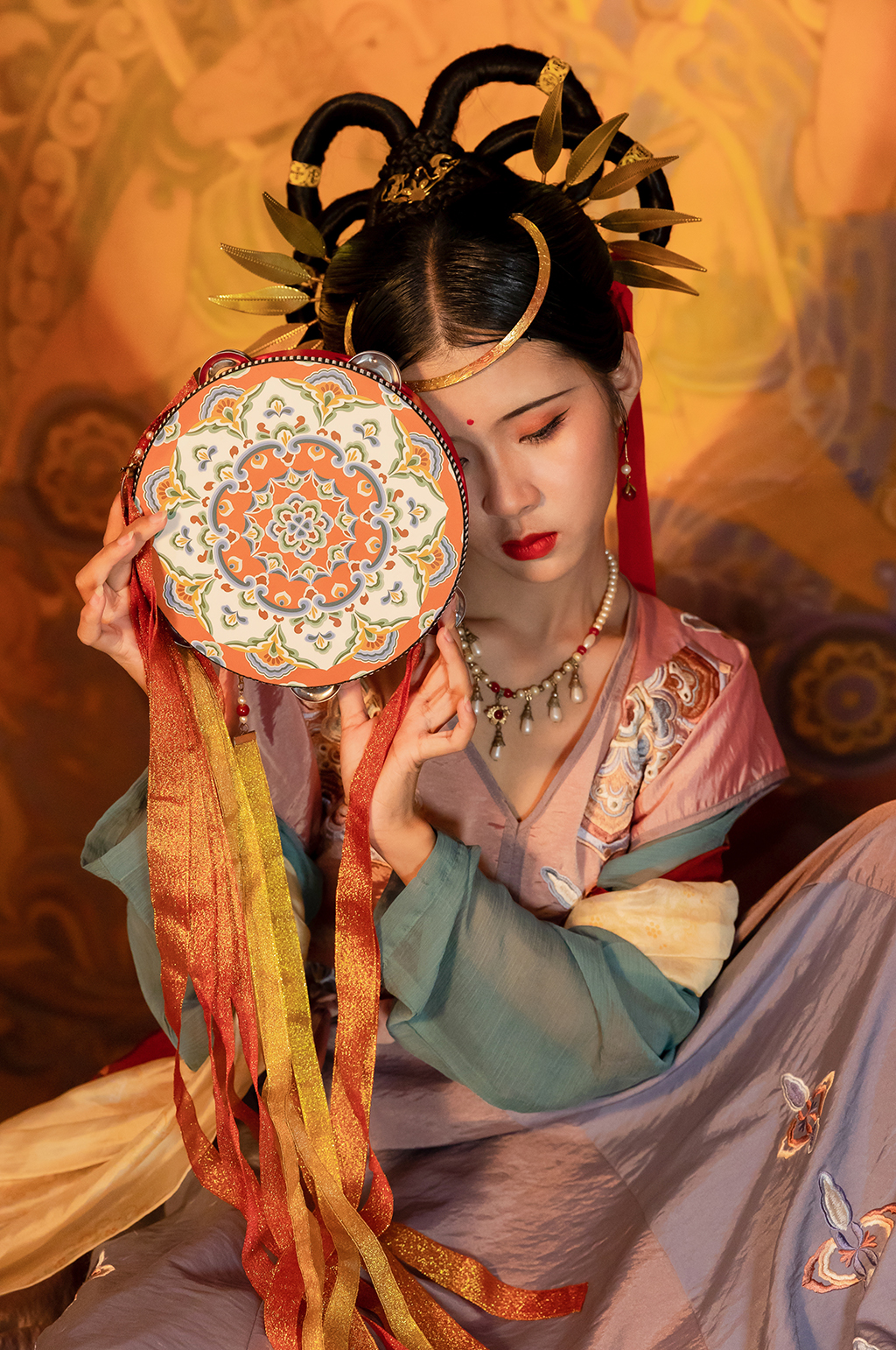 十二飞天手鼓敦煌汉服人物摄影精修图片素材