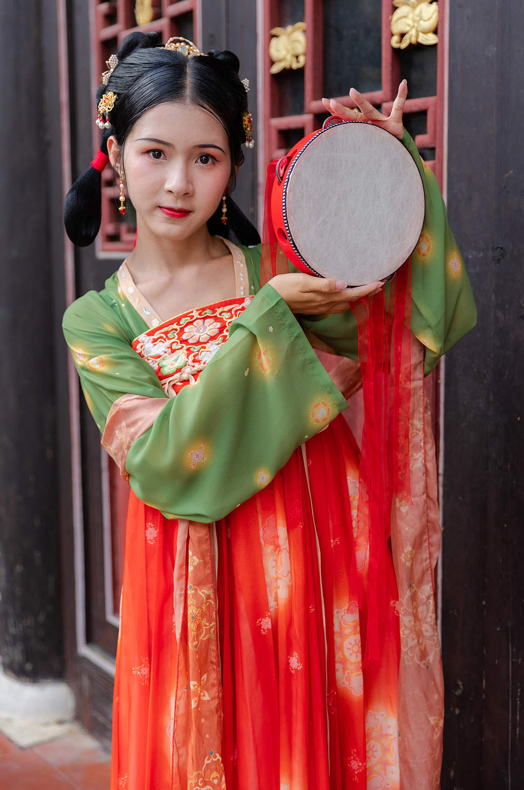 手鼓美女唐制汉服人物摄影精修图片素材