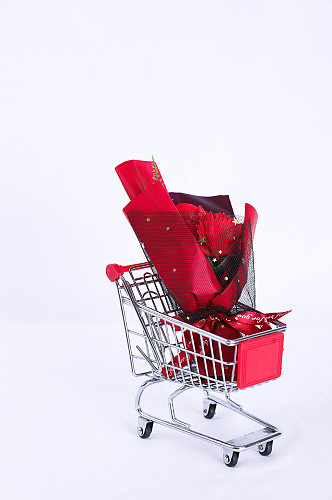 红色浪漫花束购物车促销活动情人节摄影图片