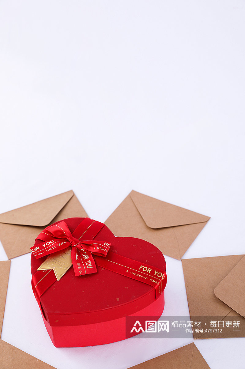 红色礼物盒浪漫信封情人节摄影图片素材