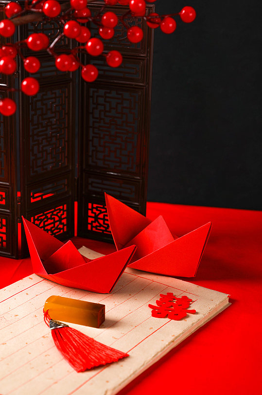 红色浪漫印章双喜纸船七夕情人节摄影图片