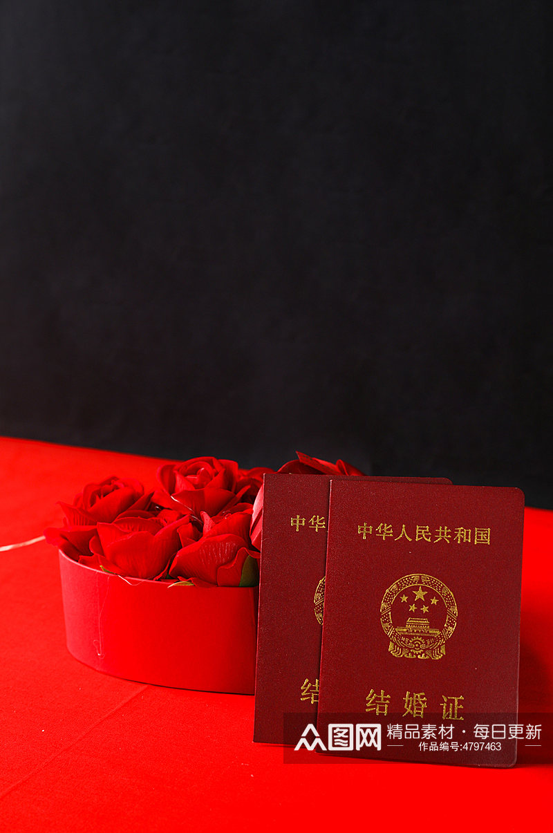 爱心玫瑰花礼物盒结婚证情人节摄影图片素材