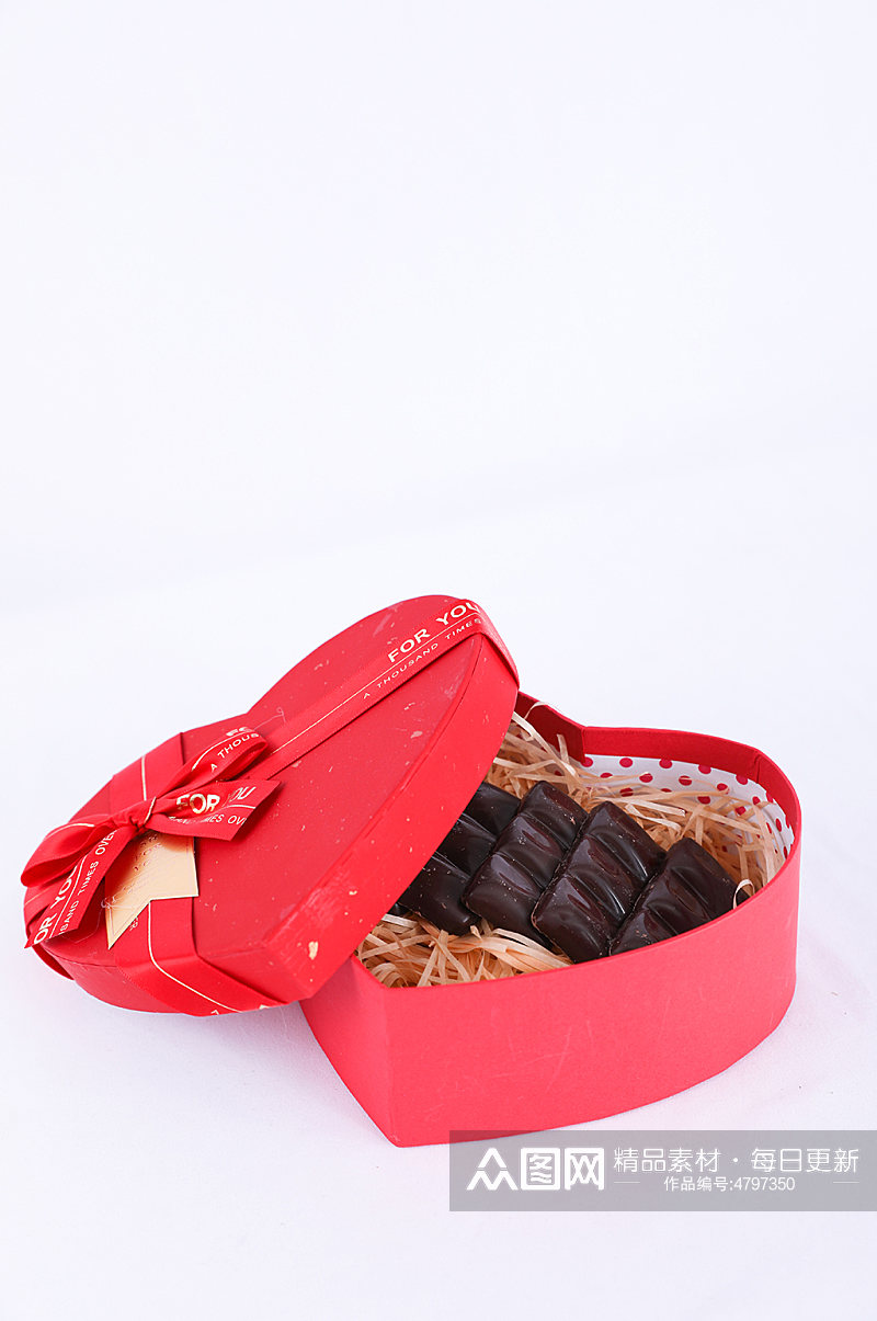 甜蜜巧克力玫瑰花礼物盒情人节摄影图片素材