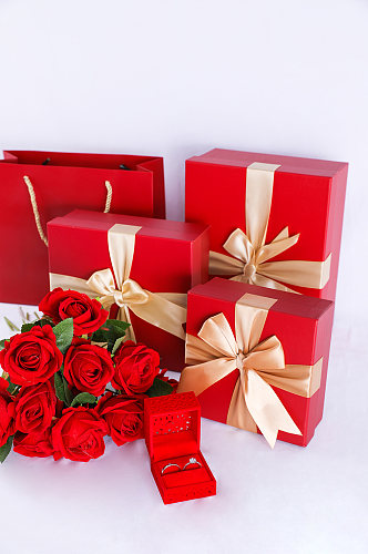 浪漫玫瑰钻戒盒精美礼物情人节摄影图片