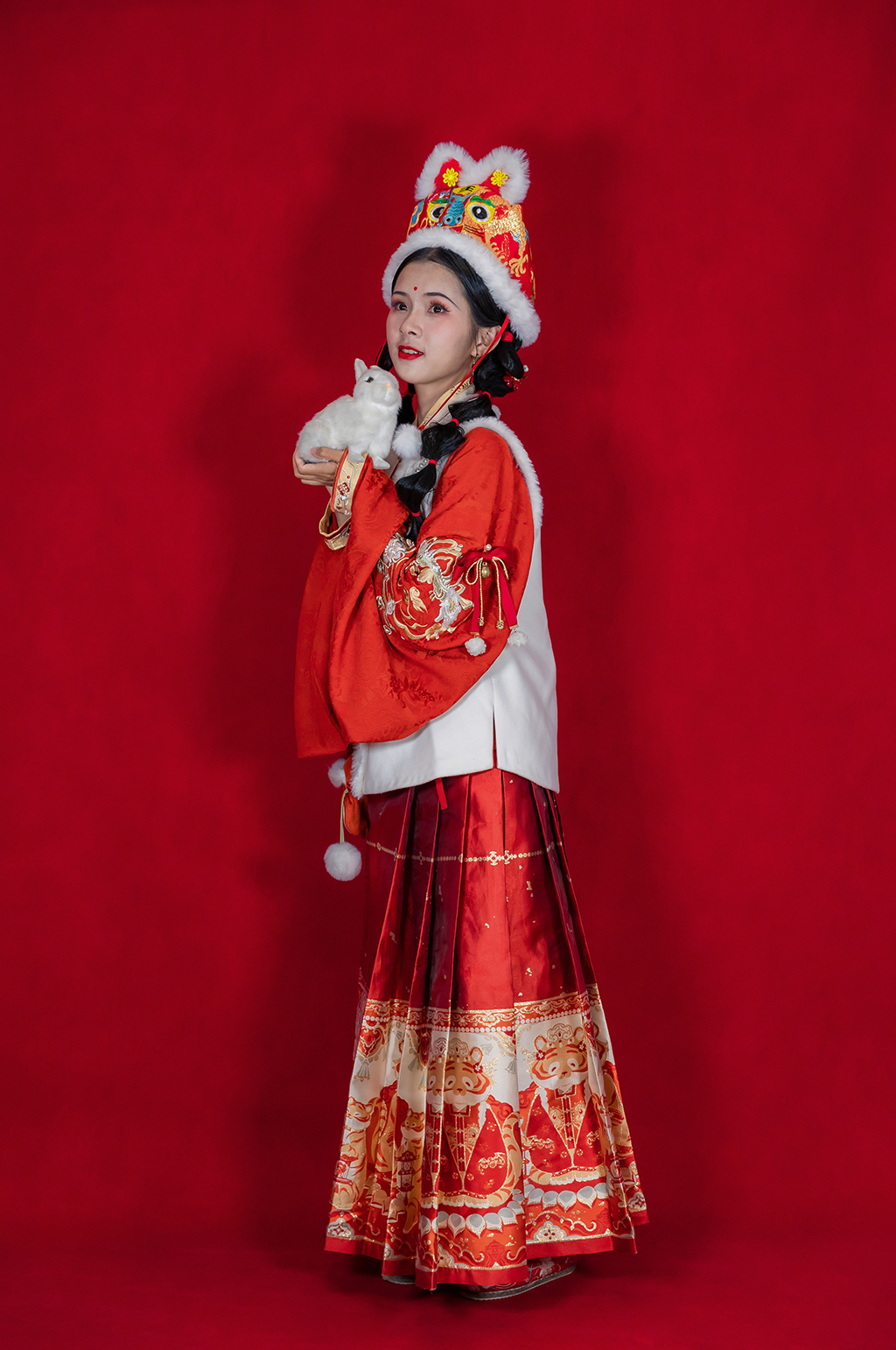 国潮兔年新春新年汉服人物摄影精修图片素材
