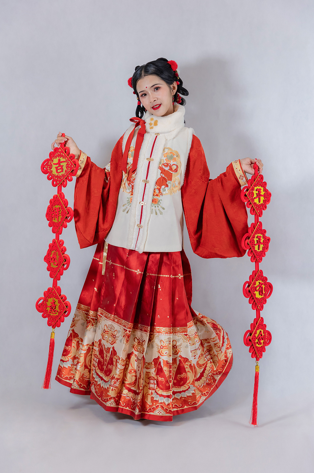 中国结对联新春新年汉服人物摄影精修图片素材