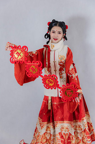红色中国结古装新年汉服人物摄影精修图片