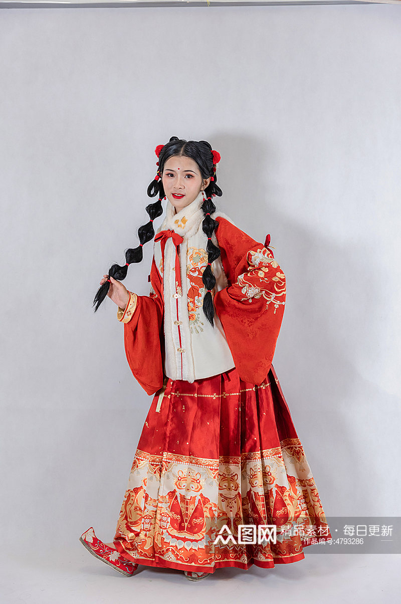 俏皮可爱站姿美女新年汉服人物摄影精修图片素材