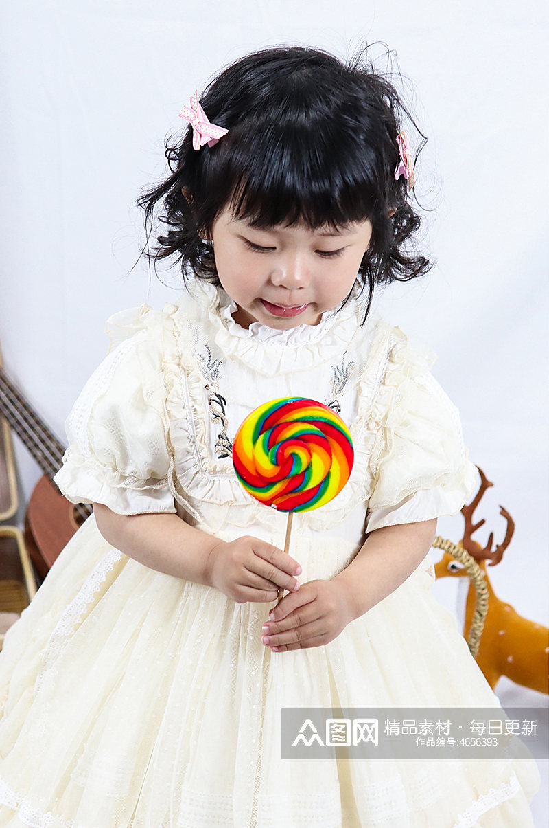 高清棒棒糖小女孩儿童节人物摄影图照片元素素材
