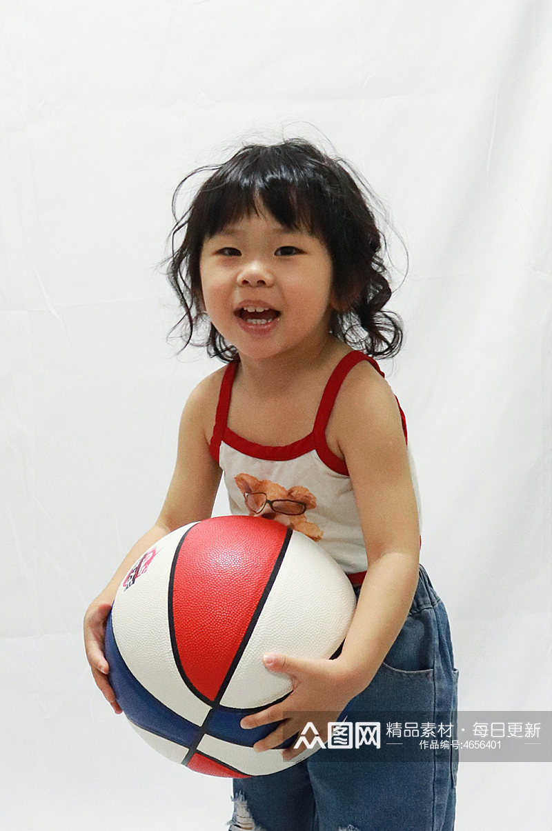 高清夏日篮球小女孩儿童节人物摄影图照片素材