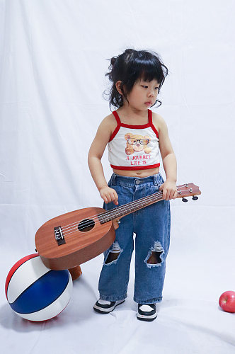 帅气吉他小女孩儿童节人物摄影图照片元素