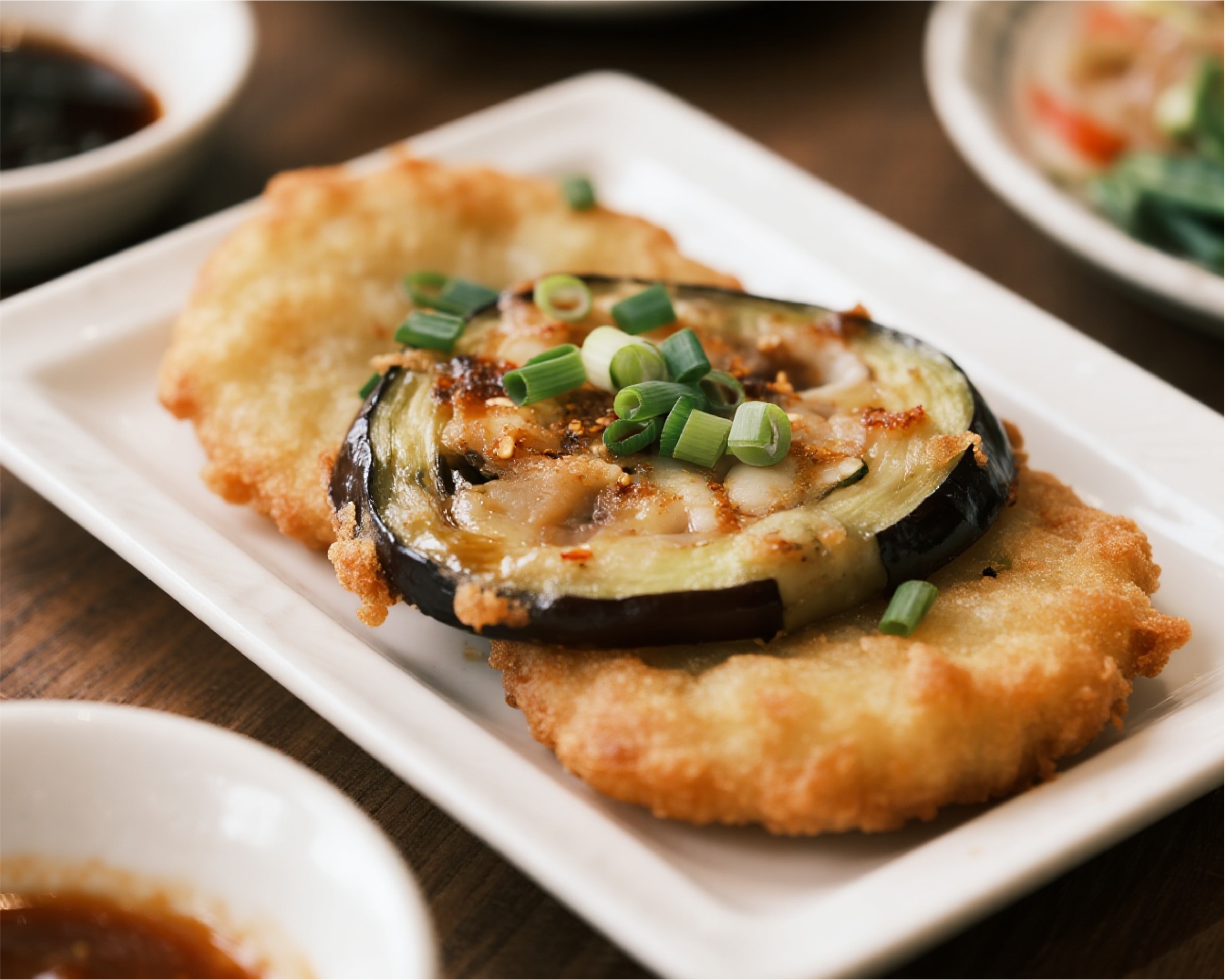 香煎茄子饼美味诱人素材