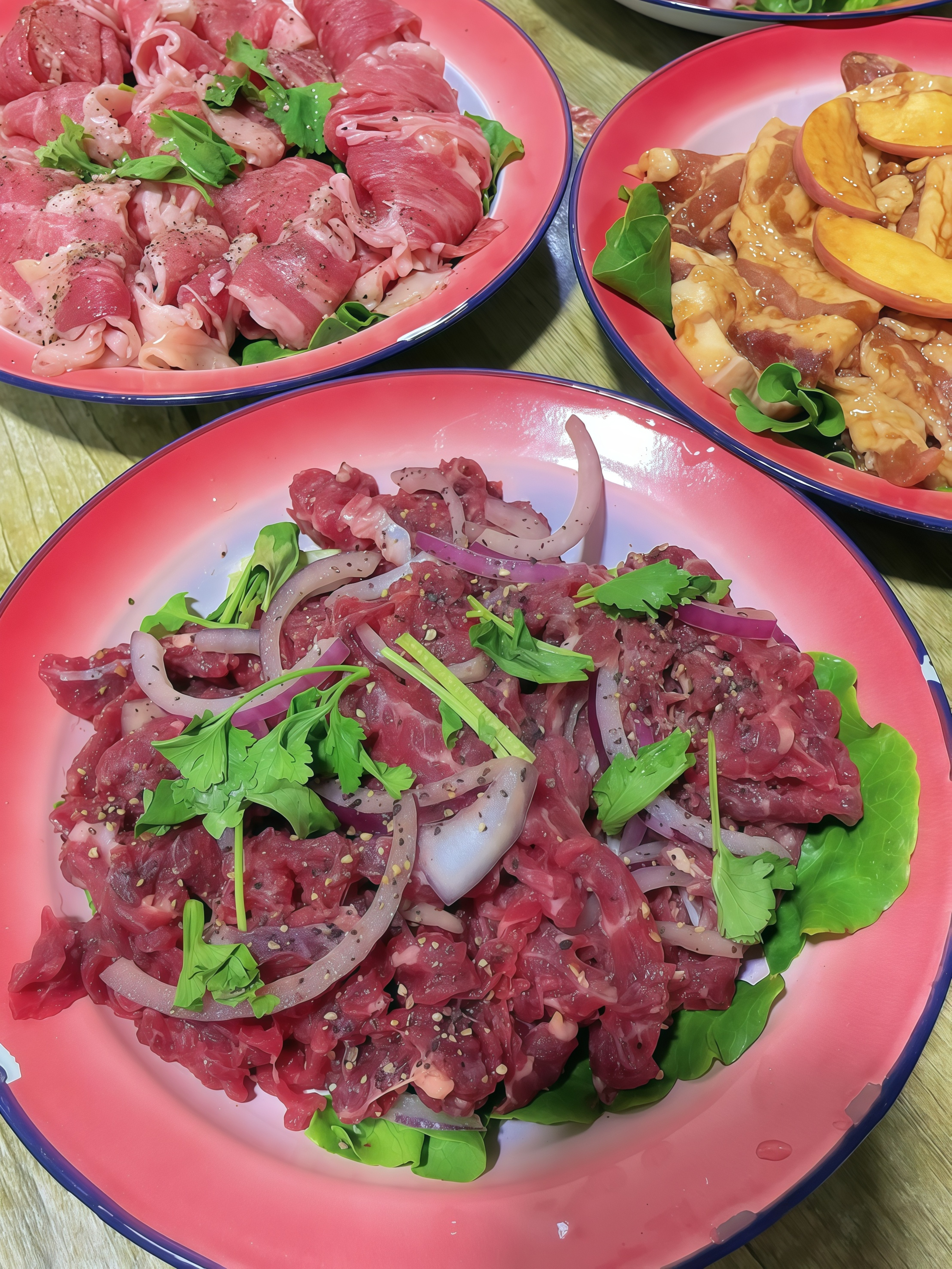 烤五花肉烤牛排炒土豆片素材