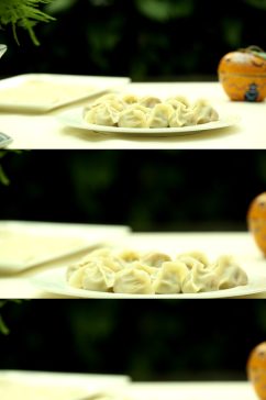 餐桌上一盘饺子实拍
