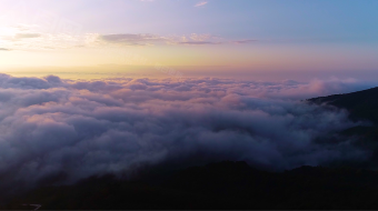 航拍初晨山顶云海唯美视频素材 风景视频-众图网