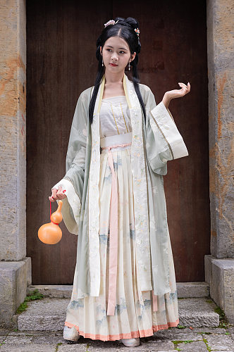 中国风淡雅汉服女性人物手提葫芦精修摄影图