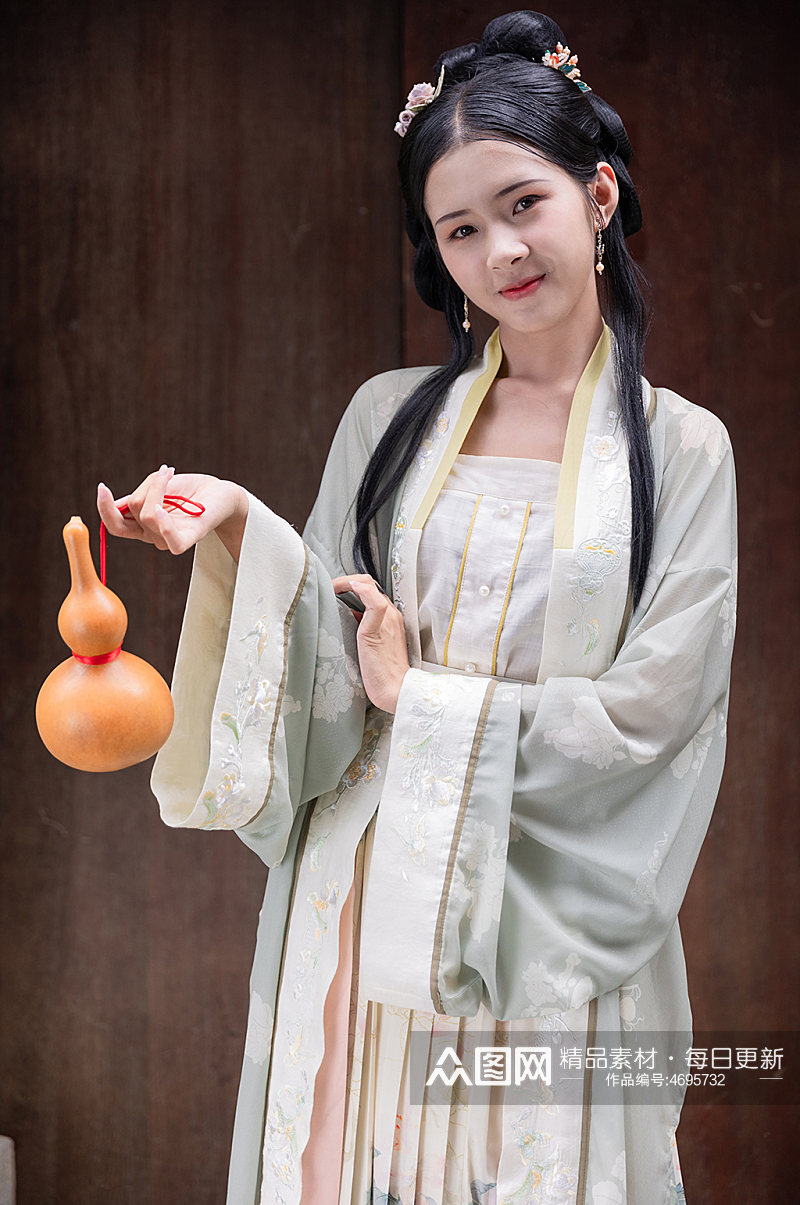 中国风淡雅汉服女性人物葫芦精修摄影图素材