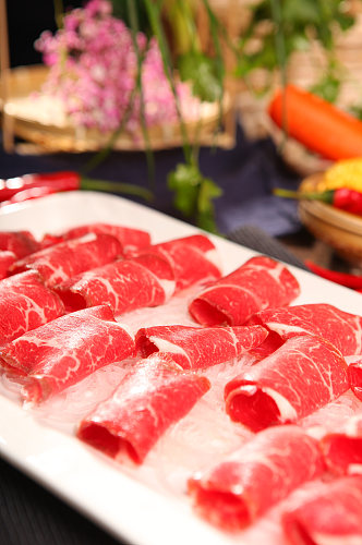 优质雪花牛肉卷美味火锅美食菜品摄影图片